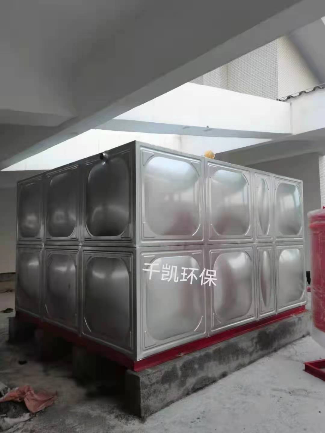 南寧三十六中27m3不銹鋼水箱安裝完成