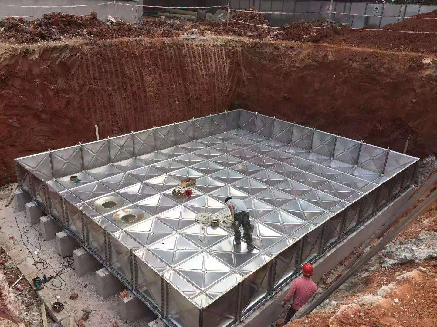 地埋式水箱廠家千凱，咨詢電話0771-3903136
